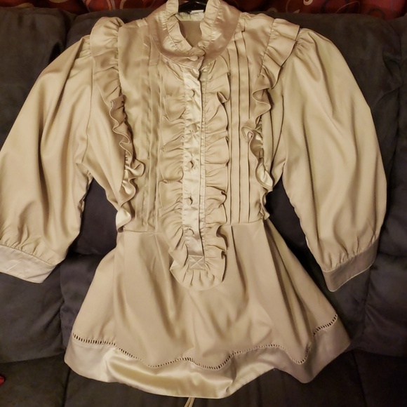 Tan ruffled blouse - Picture 4 of 5